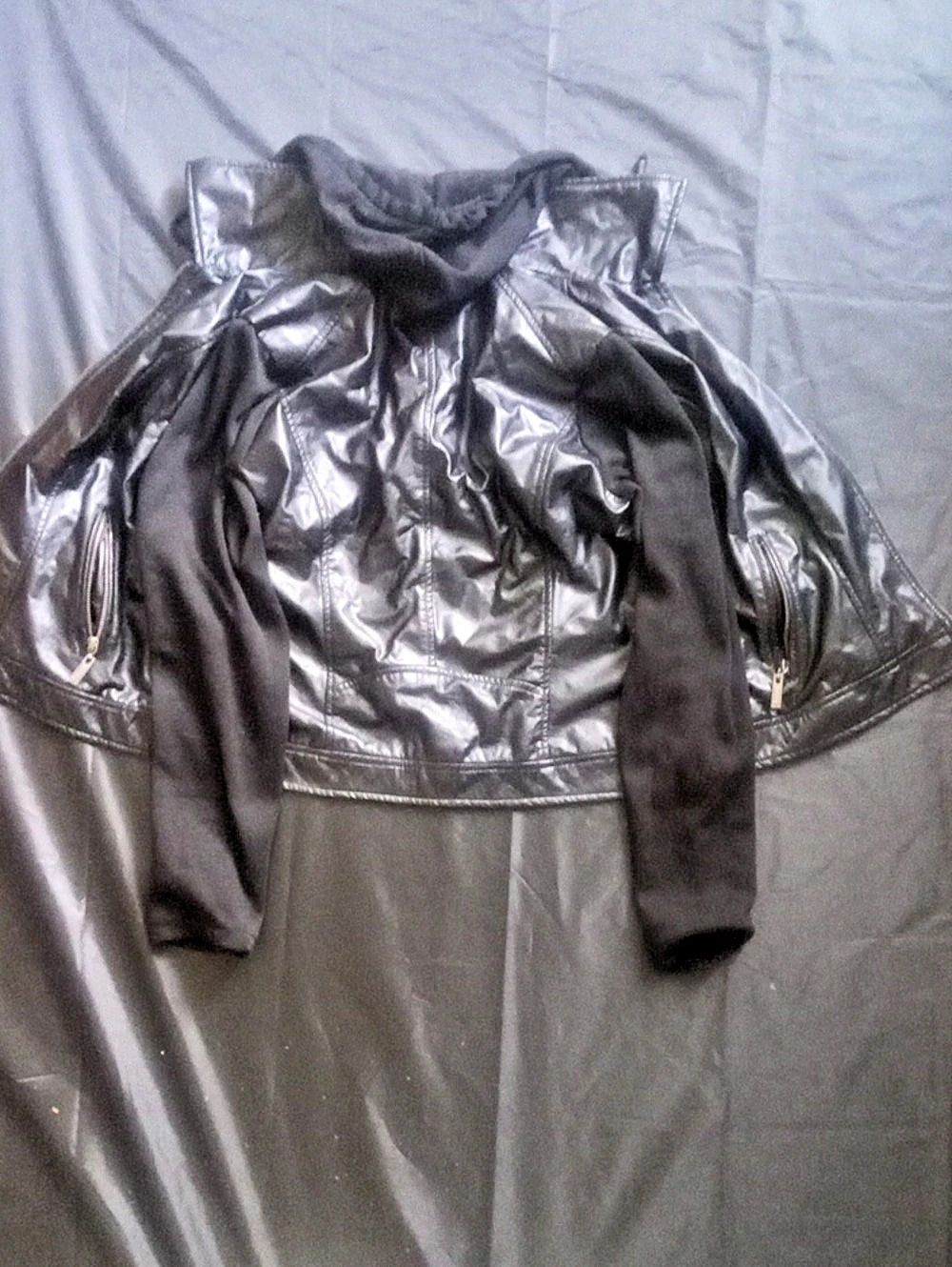 Hooded Puffer Jacket in Black Like New
